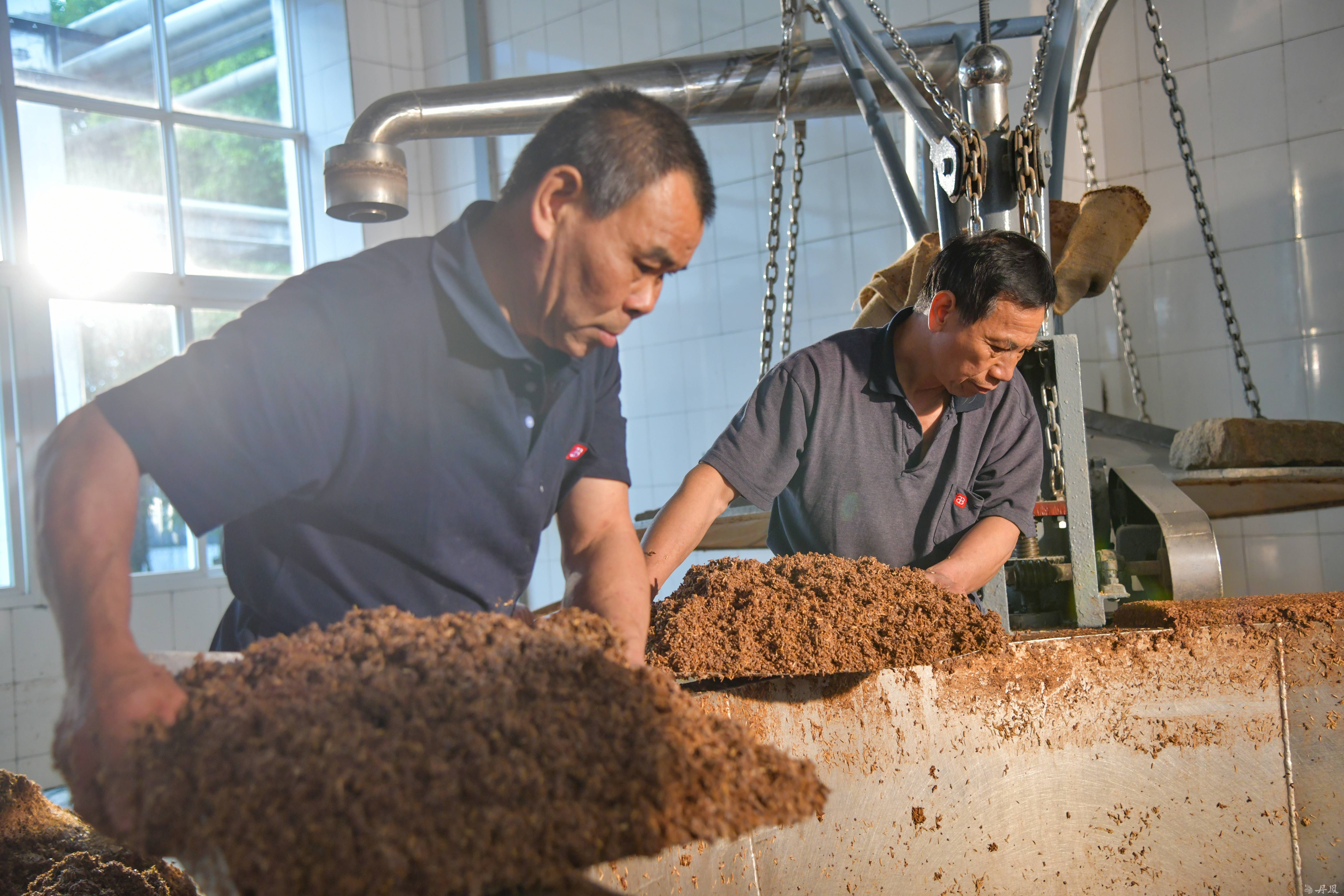 清蒸混烧”工艺相结合